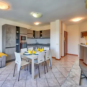  Apartment Eki